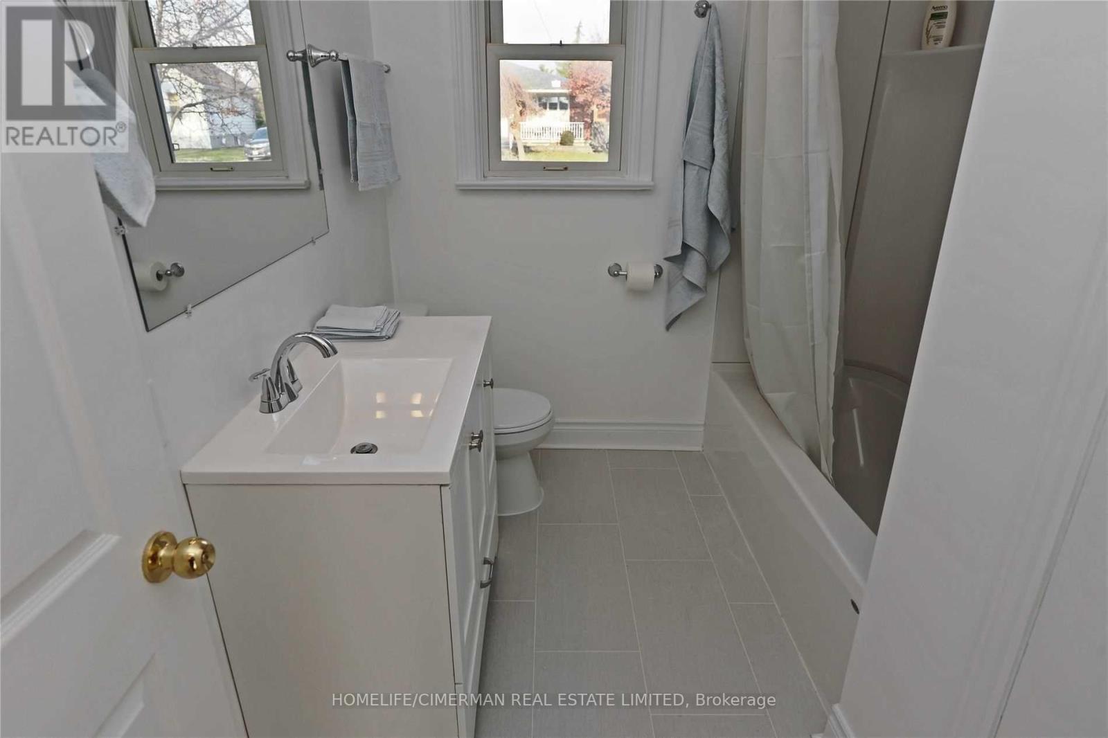 Main Floor - 315 Muriel Avenue, Oshawa, Ontario  L1J 2W8 - Photo 10 - E12767884