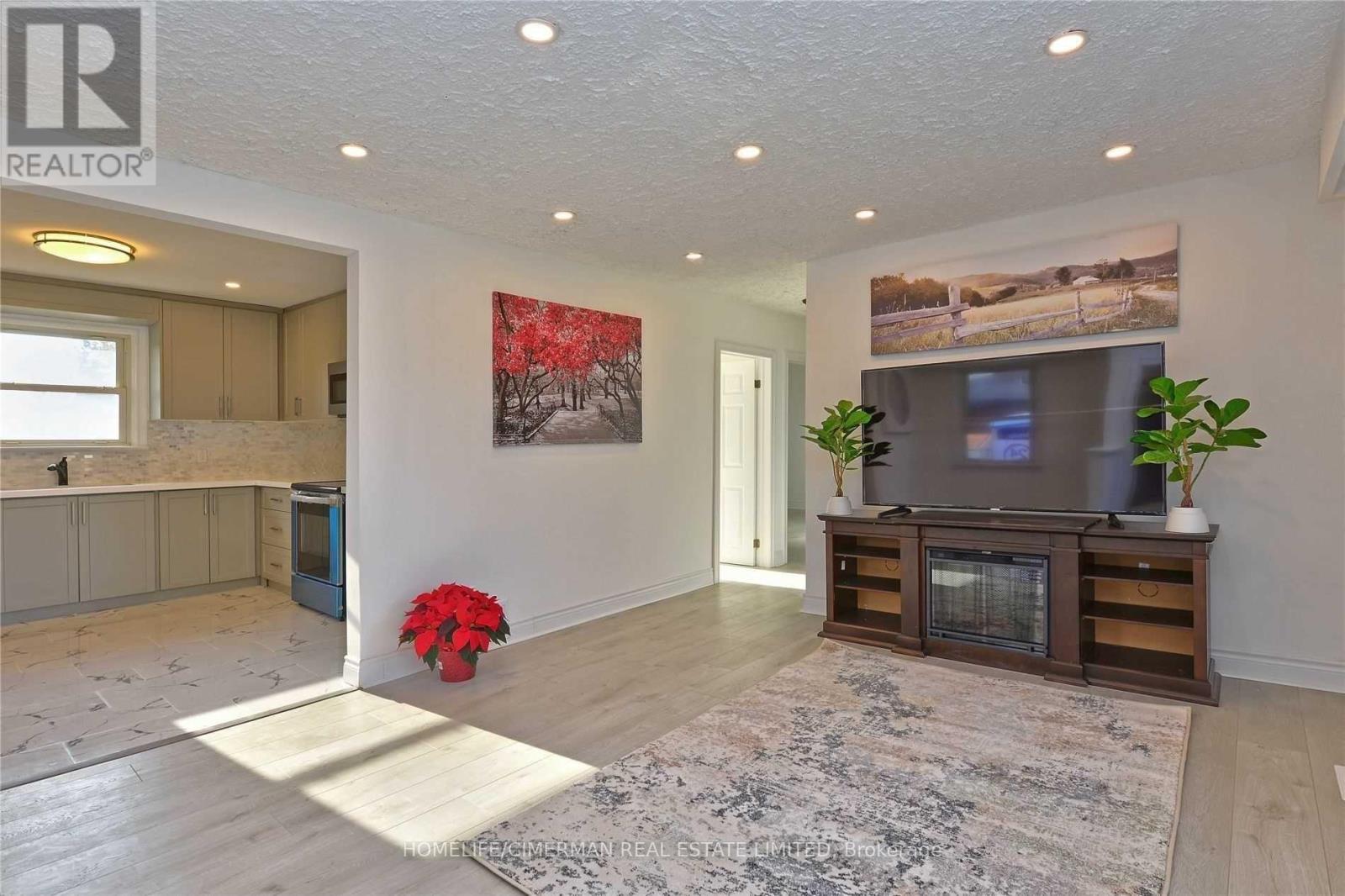 Main Floor - 315 Muriel Avenue, Oshawa, Ontario  L1J 2W8 - Photo 2 - E12767884