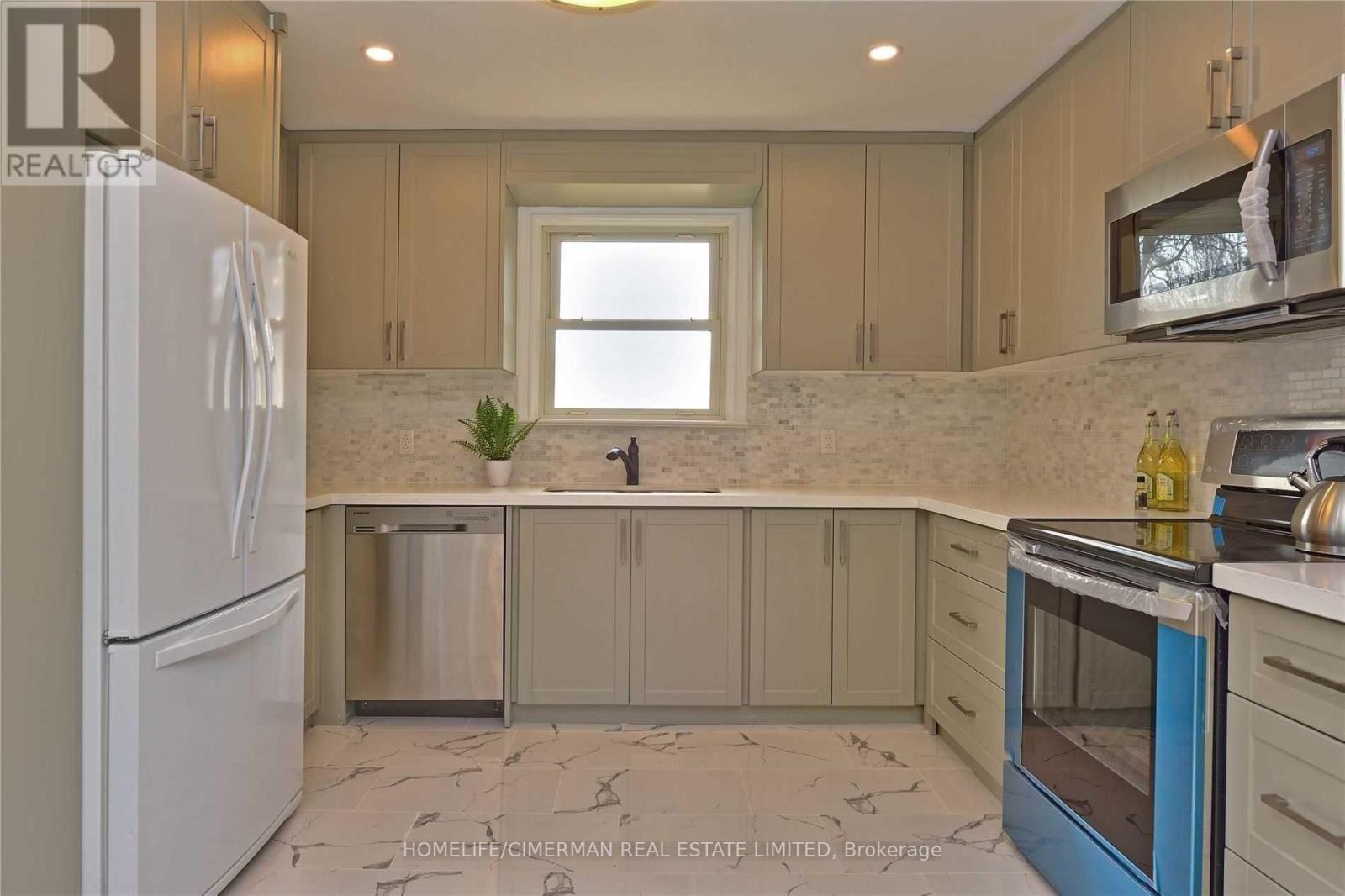 Main Floor - 315 Muriel Avenue, Oshawa, Ontario  L1J 2W8 - Photo 5 - E12767884