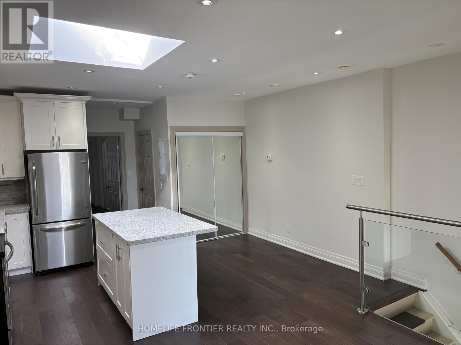 2nd Floor - 2914 Danforth Avenue, Toronto (East End-Danforth), Ontario  M4C 1M1 - Photo 7 - E12767894