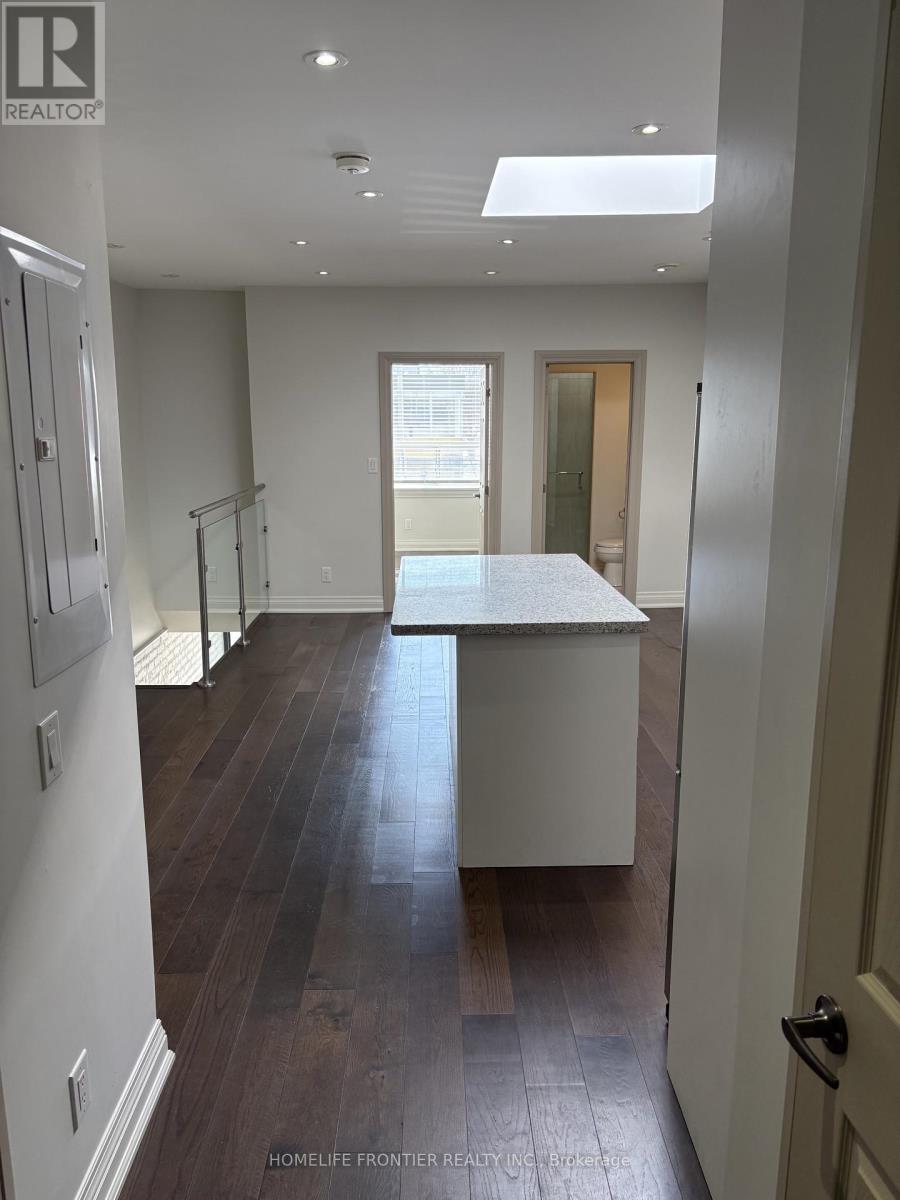 2nd Floor - 2914 Danforth Avenue, Toronto (East End-Danforth), Ontario  M4C 1M1 - Photo 9 - E12767894