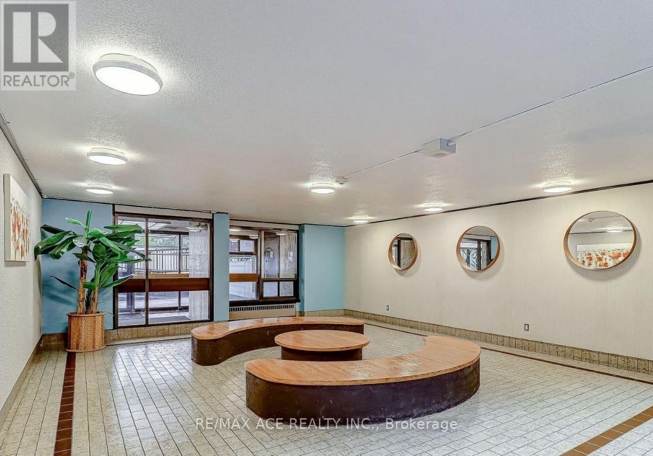 906 - 3 Massey Square, Toronto (Crescent Town), Ontario  M4C 5L5 - Photo 3 - E12767898