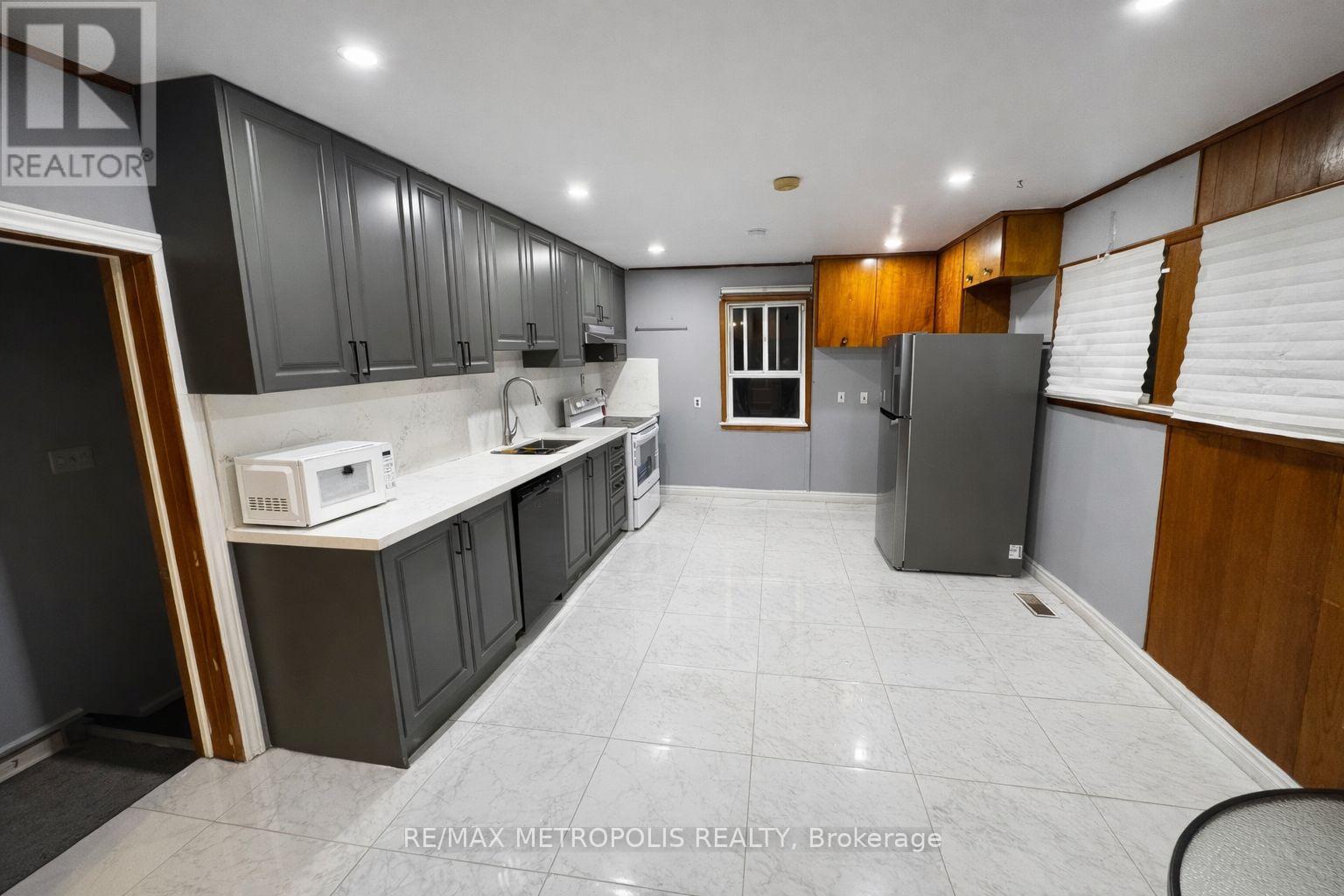 Main - 61 Hart Avenue, Toronto, Ontario  M1K 3H3 - Photo 3 - E12767940