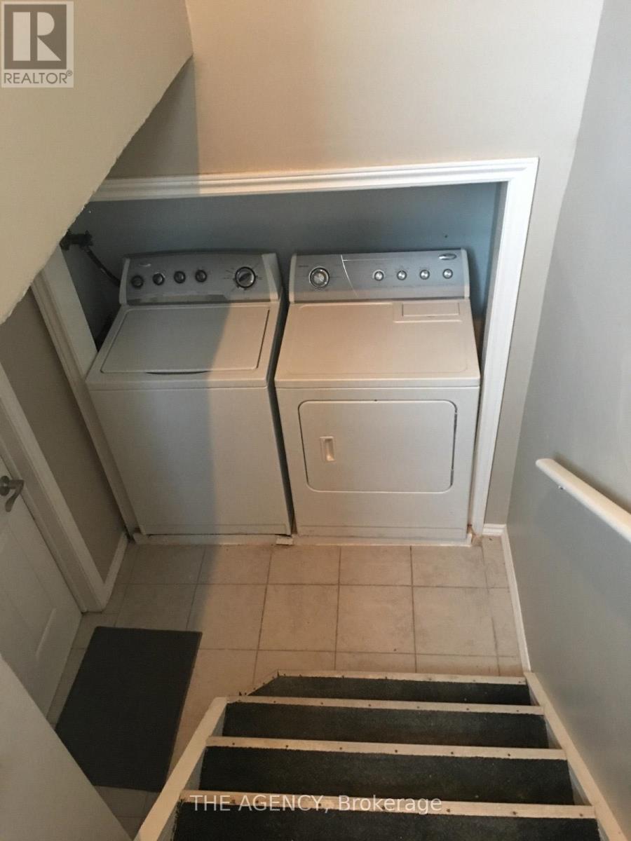 Basement - 236 Demaine Crescent, Richmond Hill, Ontario  L4C 2W5 - Photo 10 - N12767882