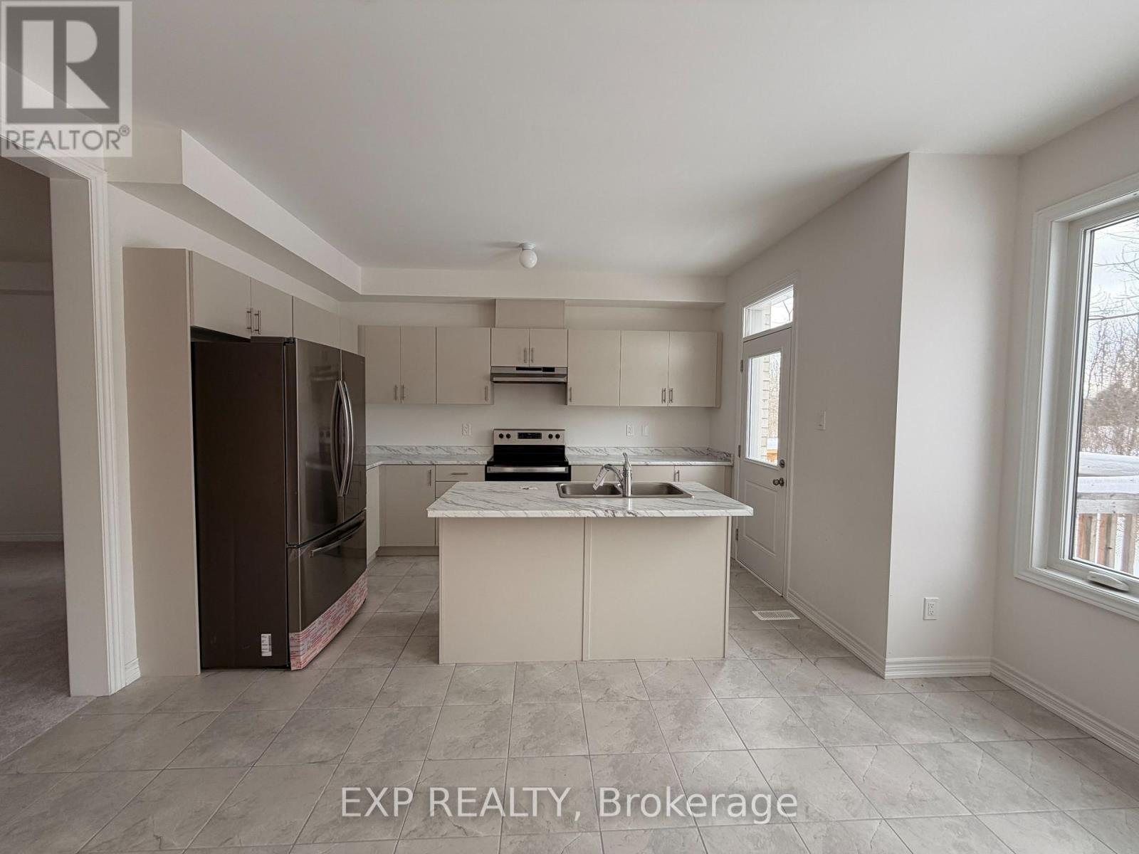 52 Baycroft Boulevard, Essa, Ontario  L3W 0M1 - Photo 4 - N12767918