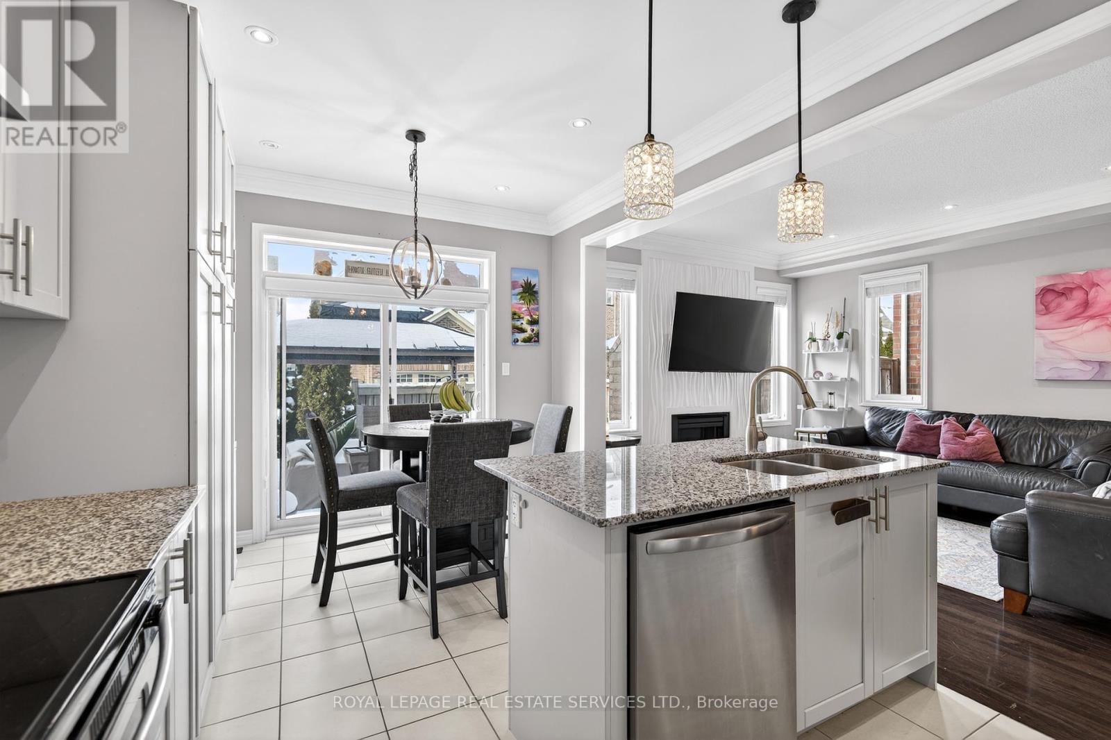 305 Moody Drive, Vaughan, Ontario  L4H 3Z6 - Photo 13 - N12767938