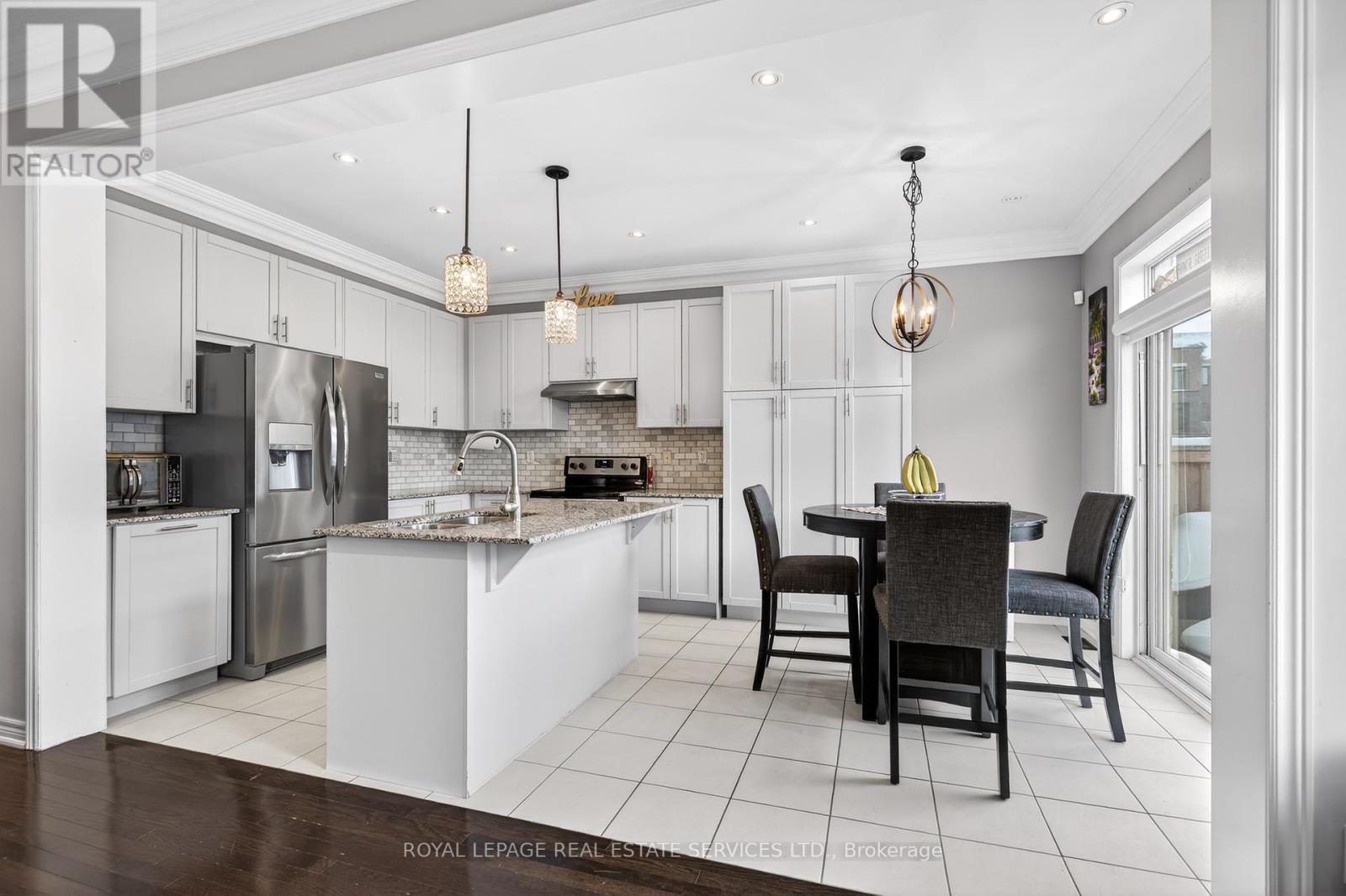 305 Moody Drive, Vaughan, Ontario  L4H 3Z6 - Photo 9 - N12767938