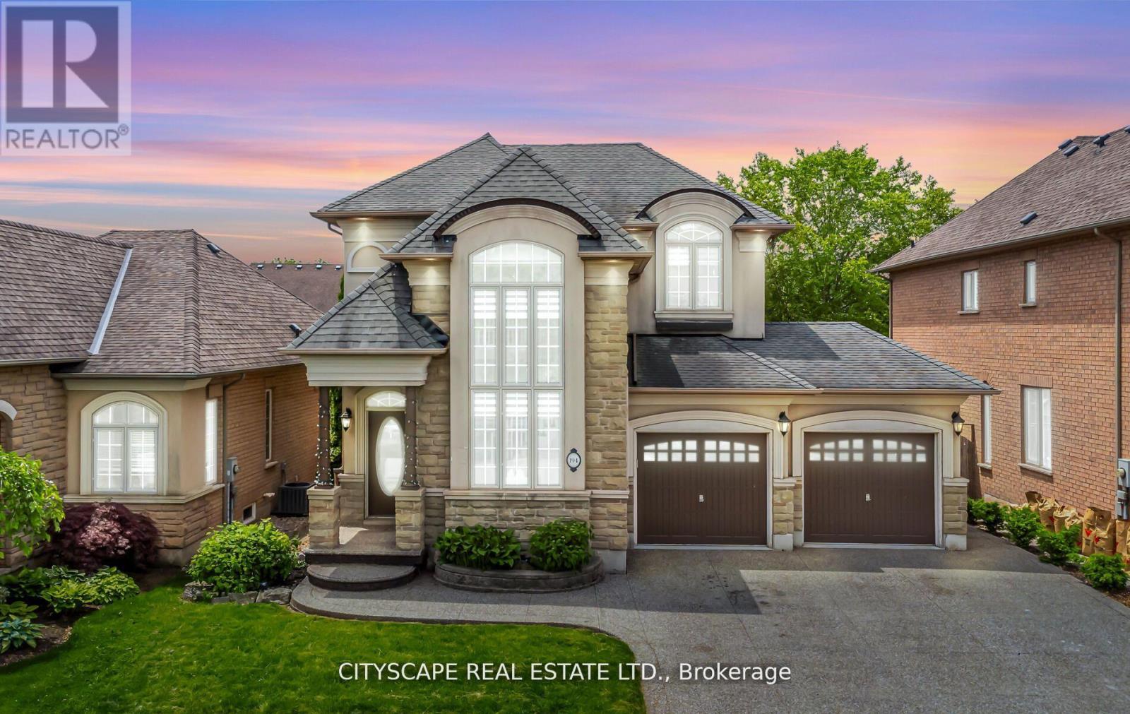 194 TAWNY CRESCENT, oakville (br bronte), Ontario