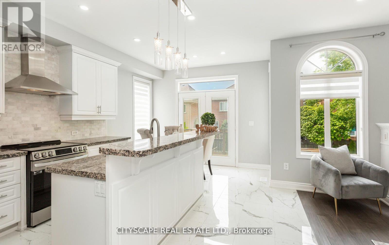 194 Tawny Crescent, Oakville (Br Bronte), Ontario  L6L 6T4 - Photo 23 - W12767866