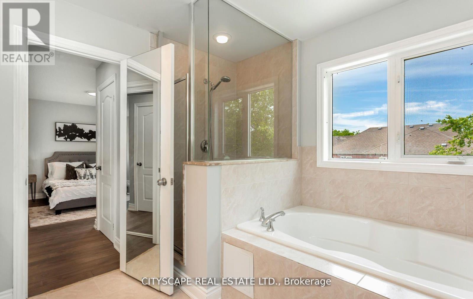 194 Tawny Crescent, Oakville (Br Bronte), Ontario  L6L 6T4 - Photo 24 - W12767866