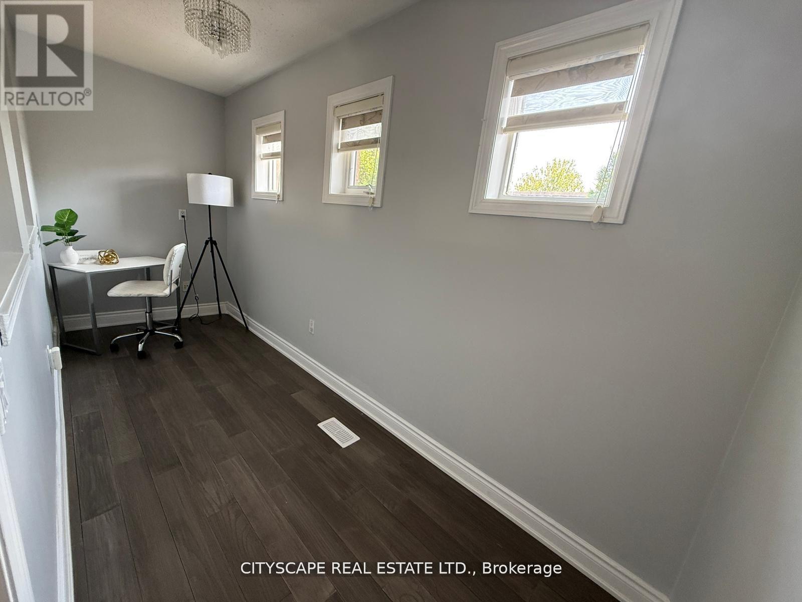 194 Tawny Crescent, Oakville (Br Bronte), Ontario  L6L 6T4 - Photo 28 - W12767866