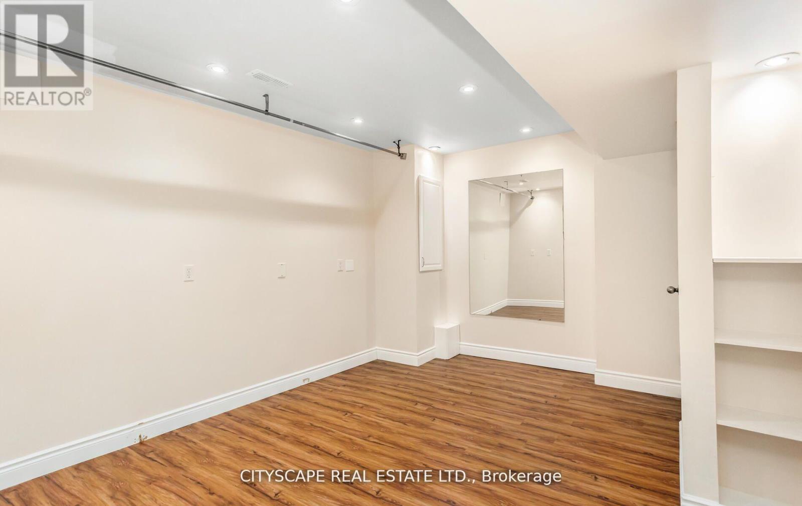 194 Tawny Crescent, Oakville (Br Bronte), Ontario  L6L 6T4 - Photo 29 - W12767866