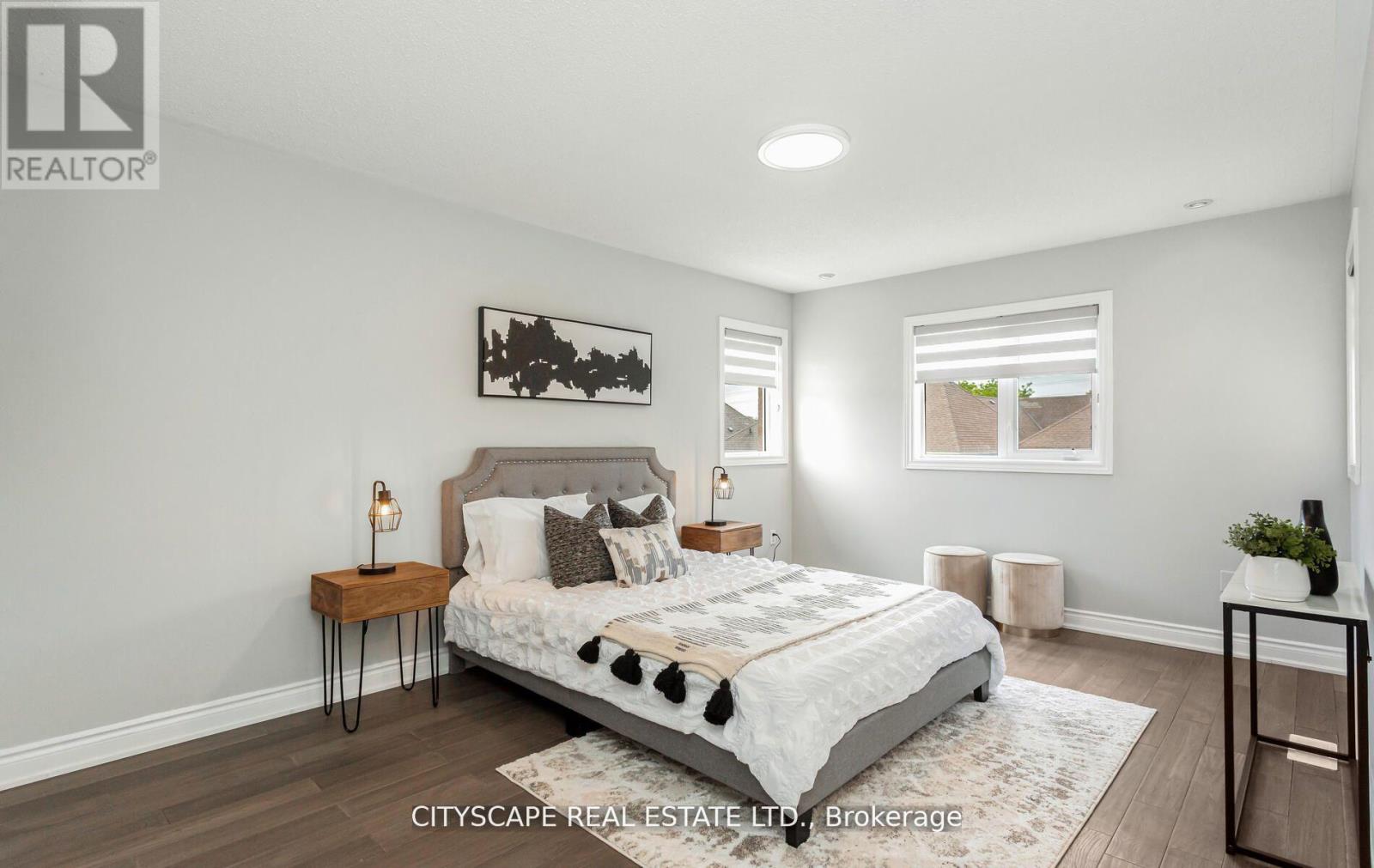 194 Tawny Crescent, Oakville (Br Bronte), Ontario  L6L 6T4 - Photo 8 - W12767866