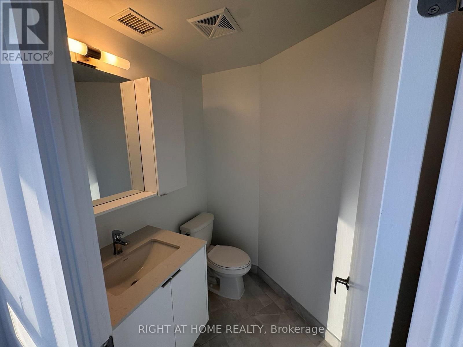 510 - 2088 James Street, Burlington (Brant), Ontario  L7R 0H2 - Photo 8 - W12767872