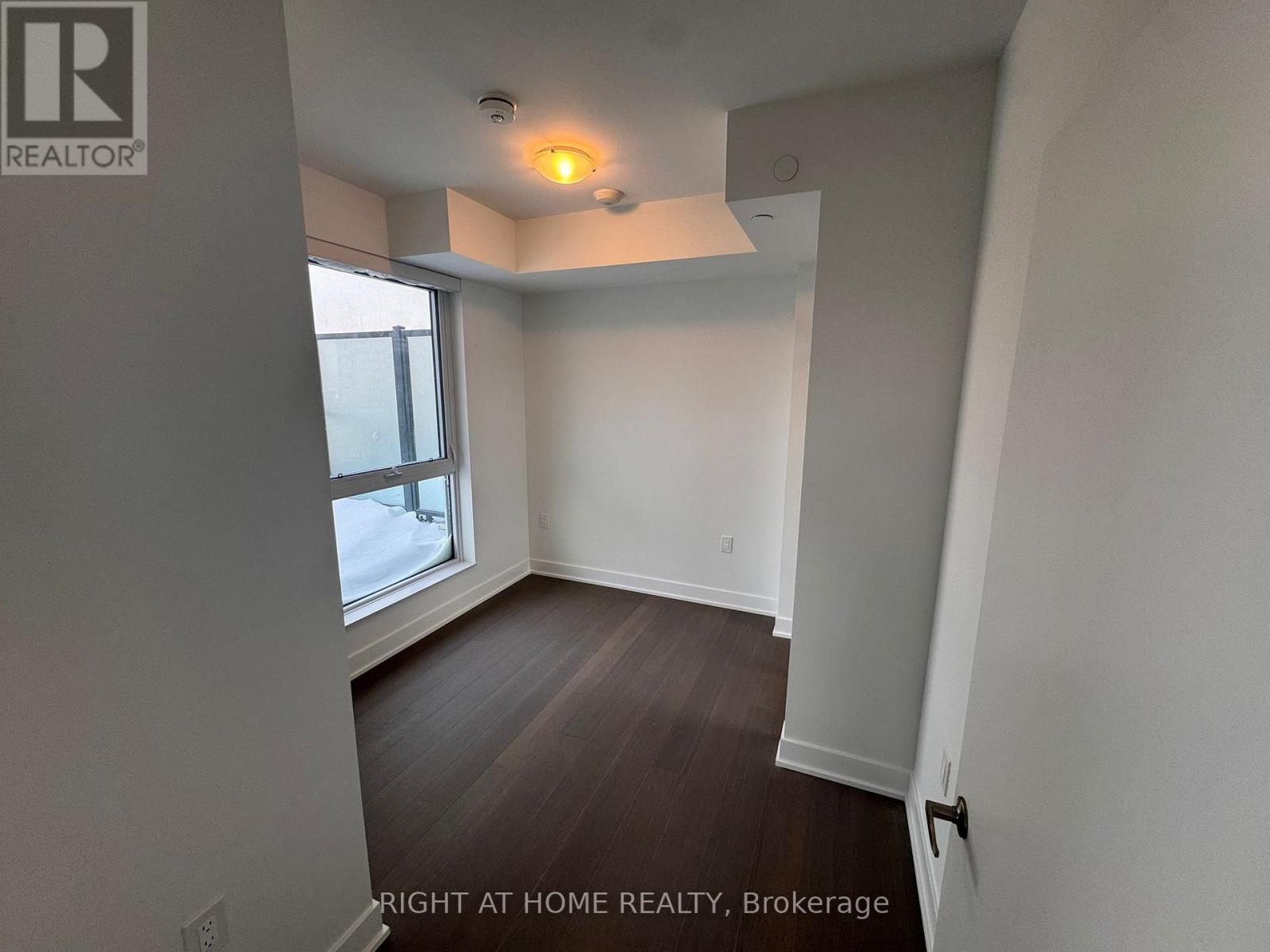 510 - 2088 James Street, Burlington (Brant), Ontario  L7R 0H2 - Photo 9 - W12767872