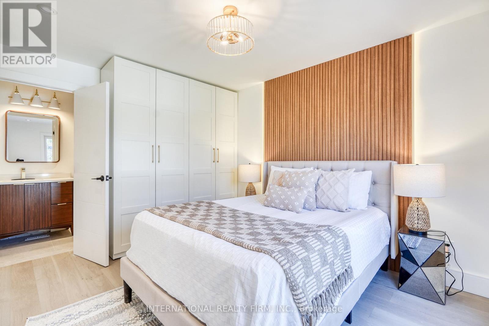 16 Paragon Road, Toronto (Kingsview Village-The Westway), Ontario  M9R 1J5 - Photo 10 - W12767896