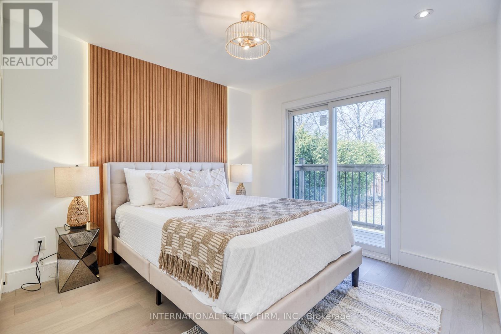 16 Paragon Road, Toronto (Kingsview Village-The Westway), Ontario  M9R 1J5 - Photo 9 - W12767896