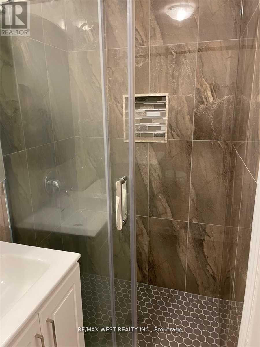 Bsmt - 18 Linkdale Road, Brampton, Ontario  L6V 2Y4 - Photo 13 - W12767932