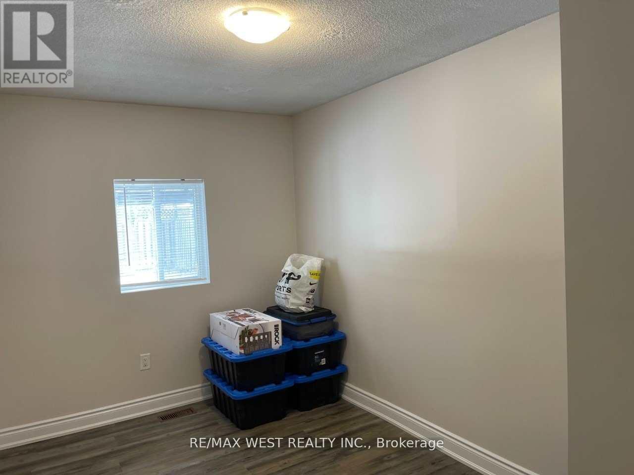 Bsmt - 18 Linkdale Road, Brampton, Ontario  L6V 2Y4 - Photo 9 - W12767932