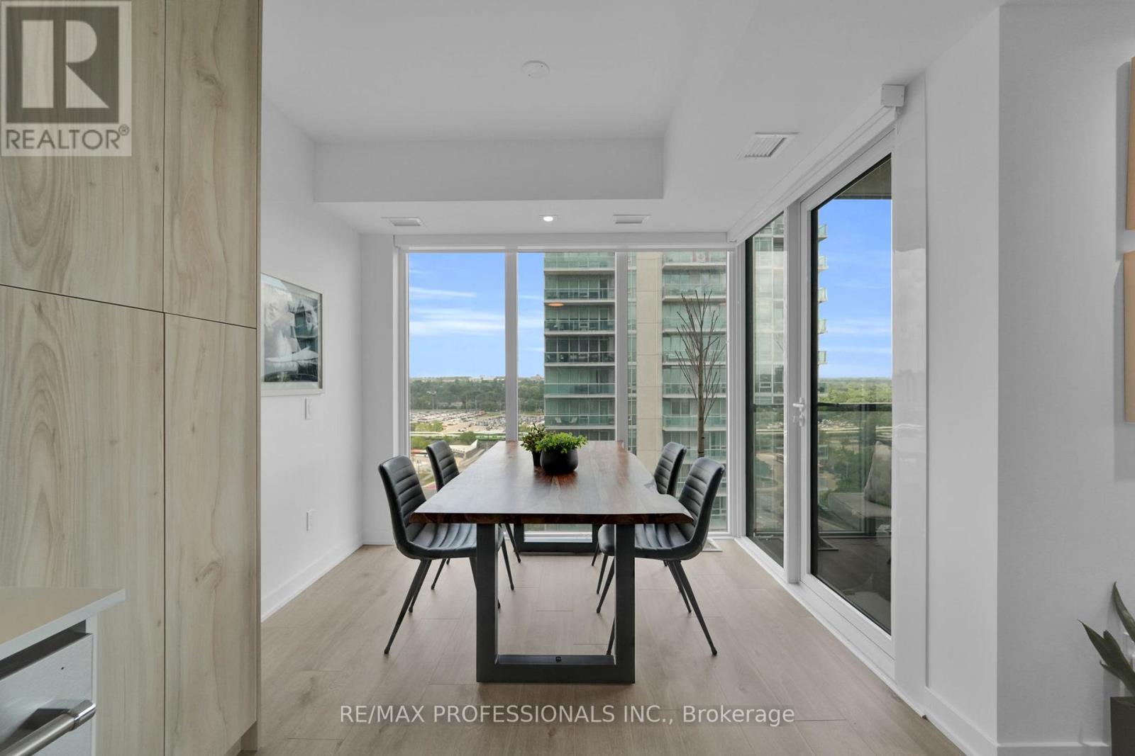 1402 - 1035 Southdown Road, Mississauga, Ontario  L5J 0A2 - Photo 12 - W12767944