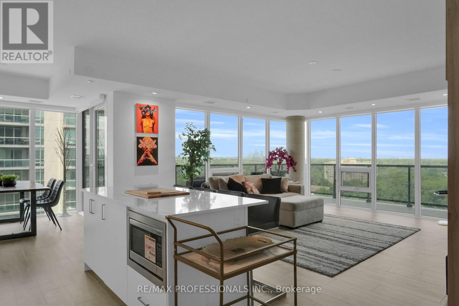 1402 - 1035 Southdown Road, Mississauga, Ontario  L5J 0A2 - Photo 5 - W12767944