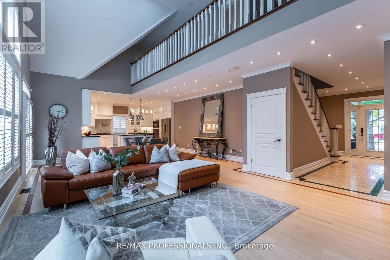 354 Country Club Crescent, Mississauga (Clarkson), Ontario  L5J 2P8 - Photo 18 - W12767950