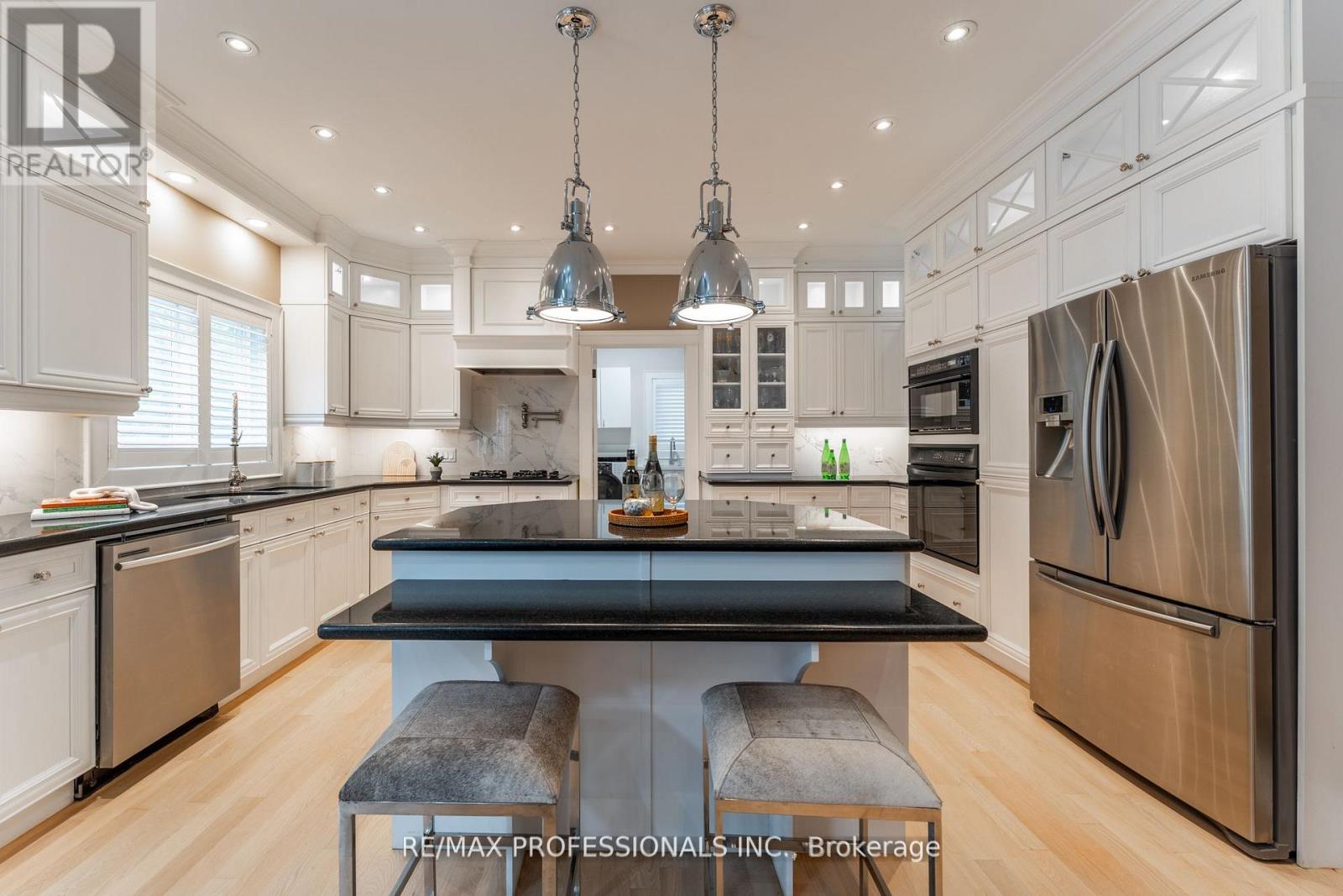 354 Country Club Crescent, Mississauga (Clarkson), Ontario  L5J 2P8 - Photo 23 - W12767950