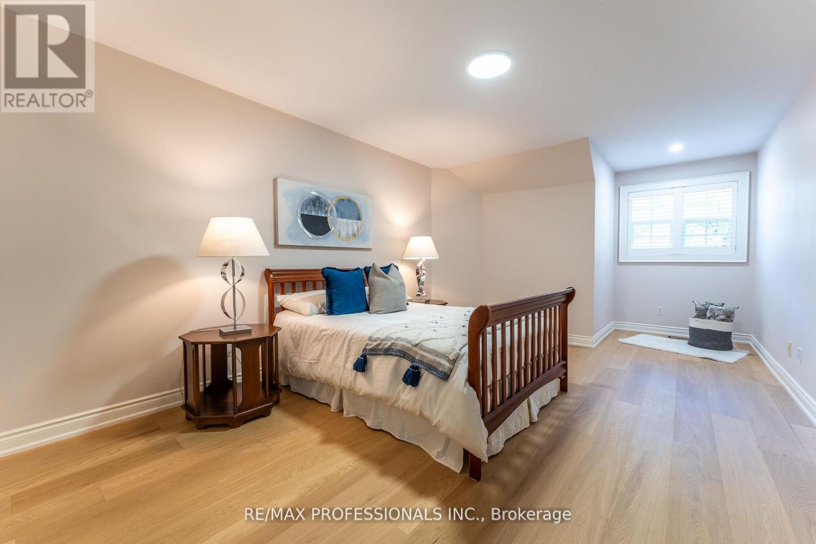 354 Country Club Crescent, Mississauga (Clarkson), Ontario  L5J 2P8 - Photo 36 - W12767950