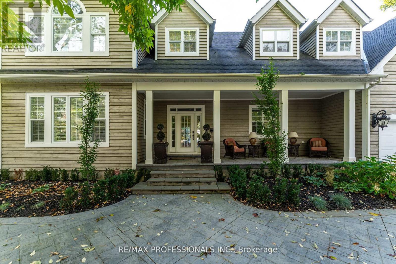 354 Country Club Crescent, Mississauga (Clarkson), Ontario  L5J 2P8 - Photo 5 - W12767950