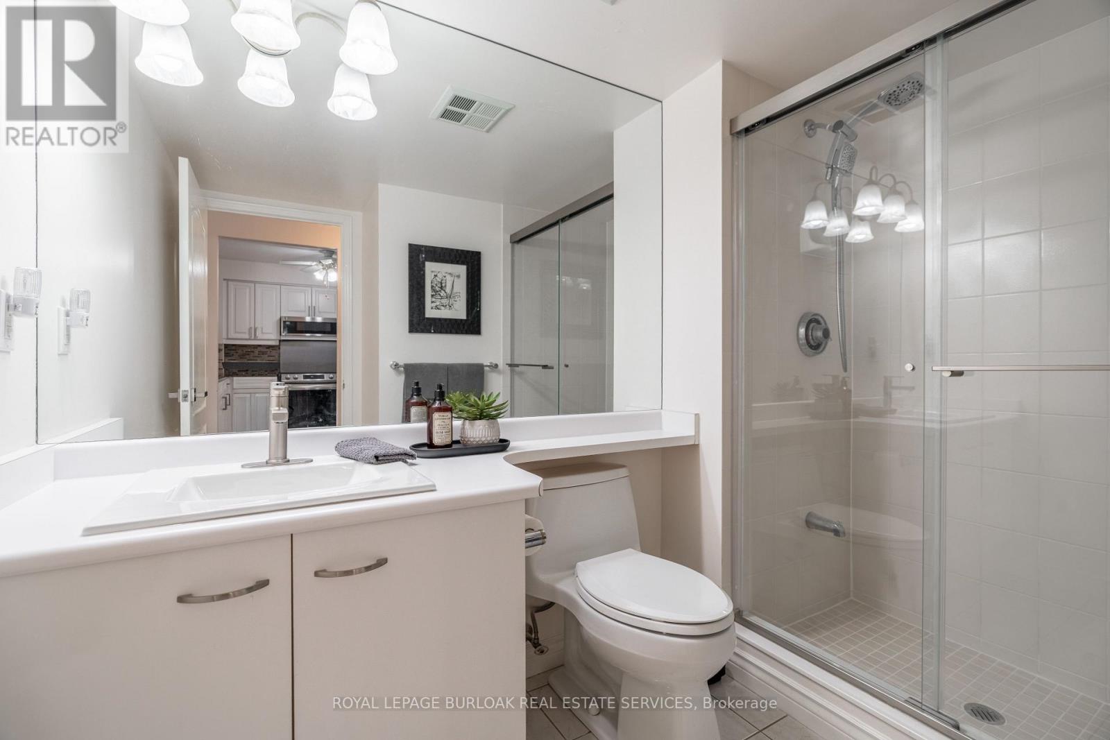 606 - 1276 Maple Crossing Boulevard, Burlington (Brant), Ontario  L7S 2J9 - Photo 11 - W12767960