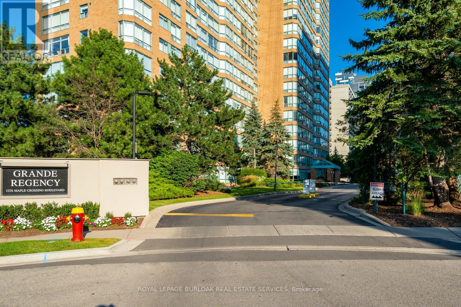 606 - 1276 Maple Crossing Boulevard, Burlington (Brant), Ontario  L7S 2J9 - Photo 2 - W12767960