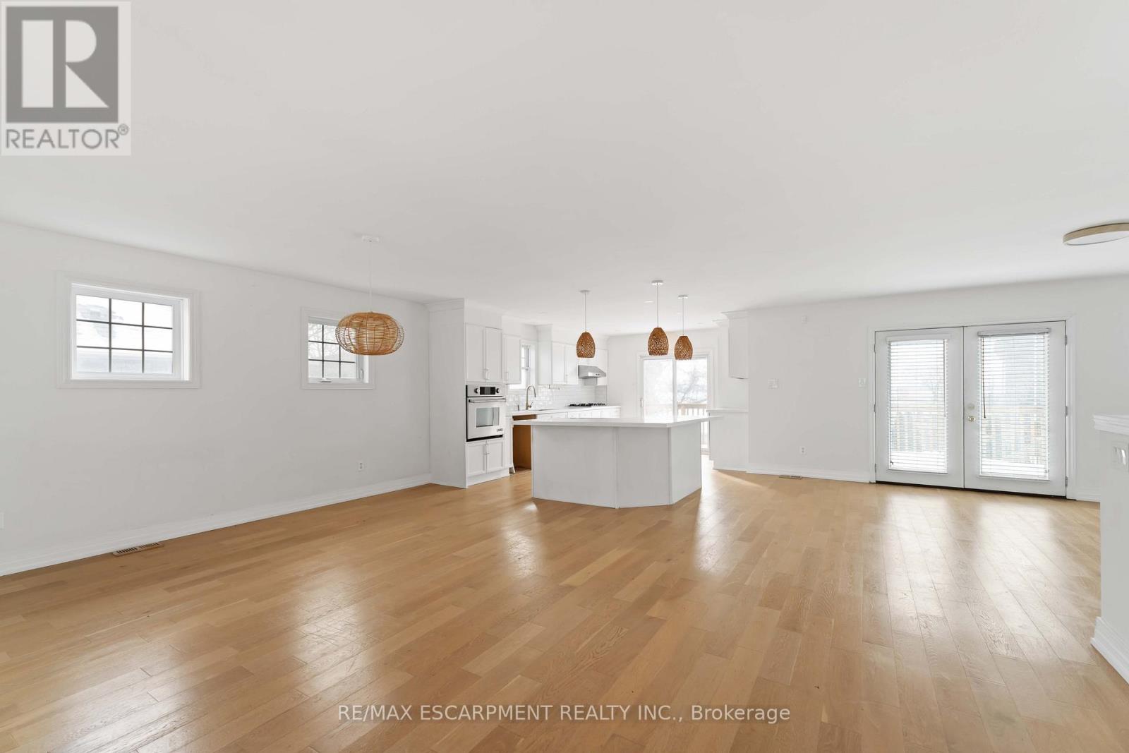 1056 Beach Boulevard, Hamilton (Hamilton Beach), Ontario  L8H 6Z4 - Photo 14 - X12767876