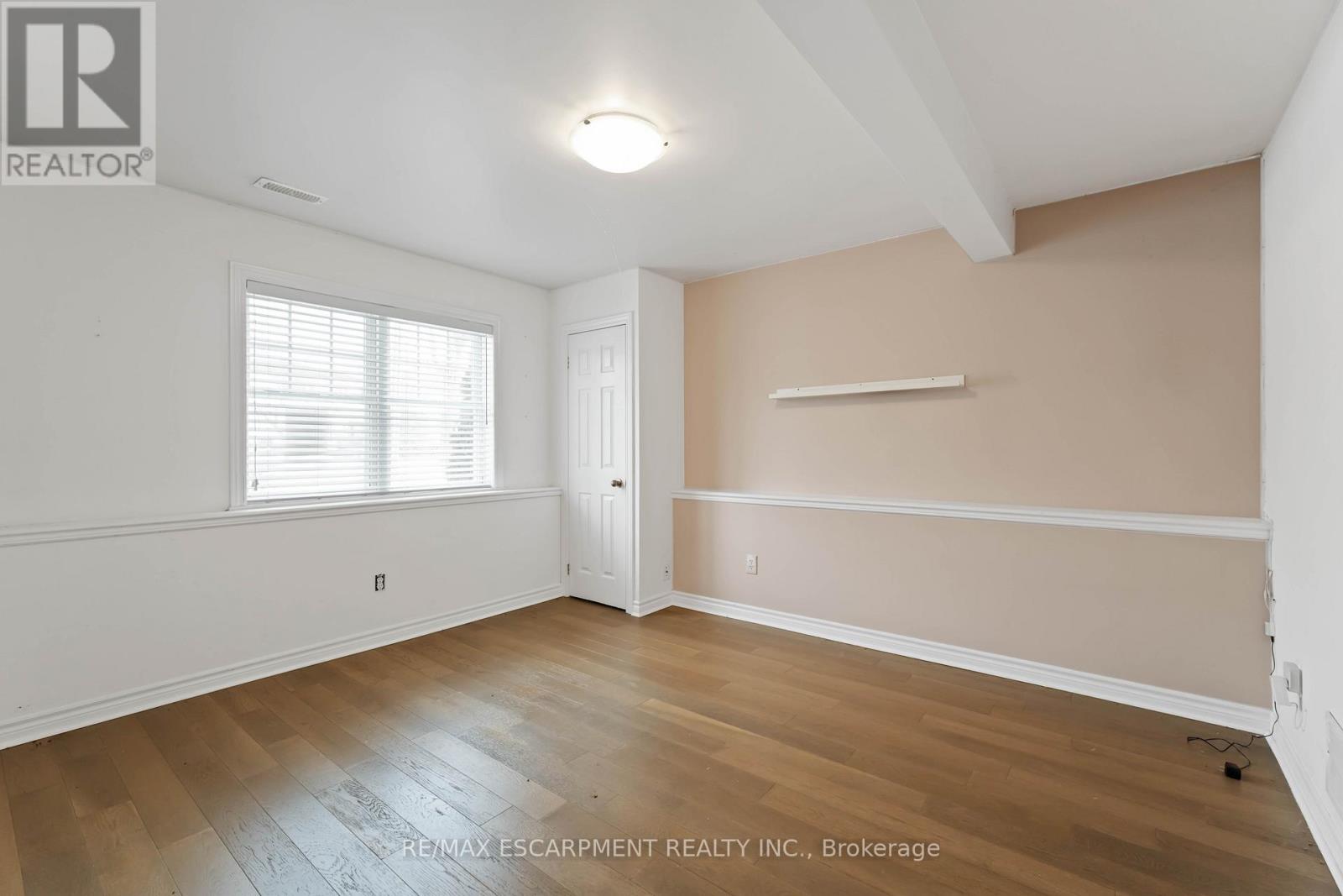 1056 Beach Boulevard, Hamilton (Hamilton Beach), Ontario  L8H 6Z4 - Photo 22 - X12767876