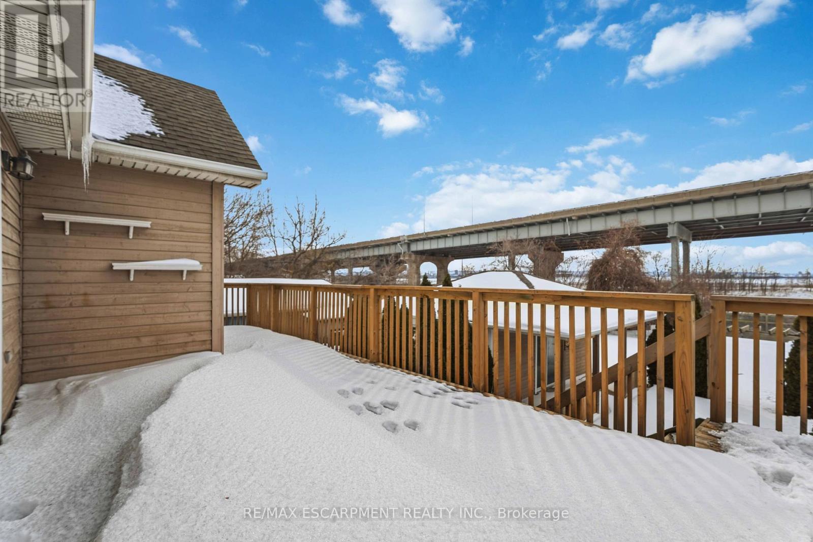 1056 Beach Boulevard, Hamilton (Hamilton Beach), Ontario  L8H 6Z4 - Photo 32 - X12767876