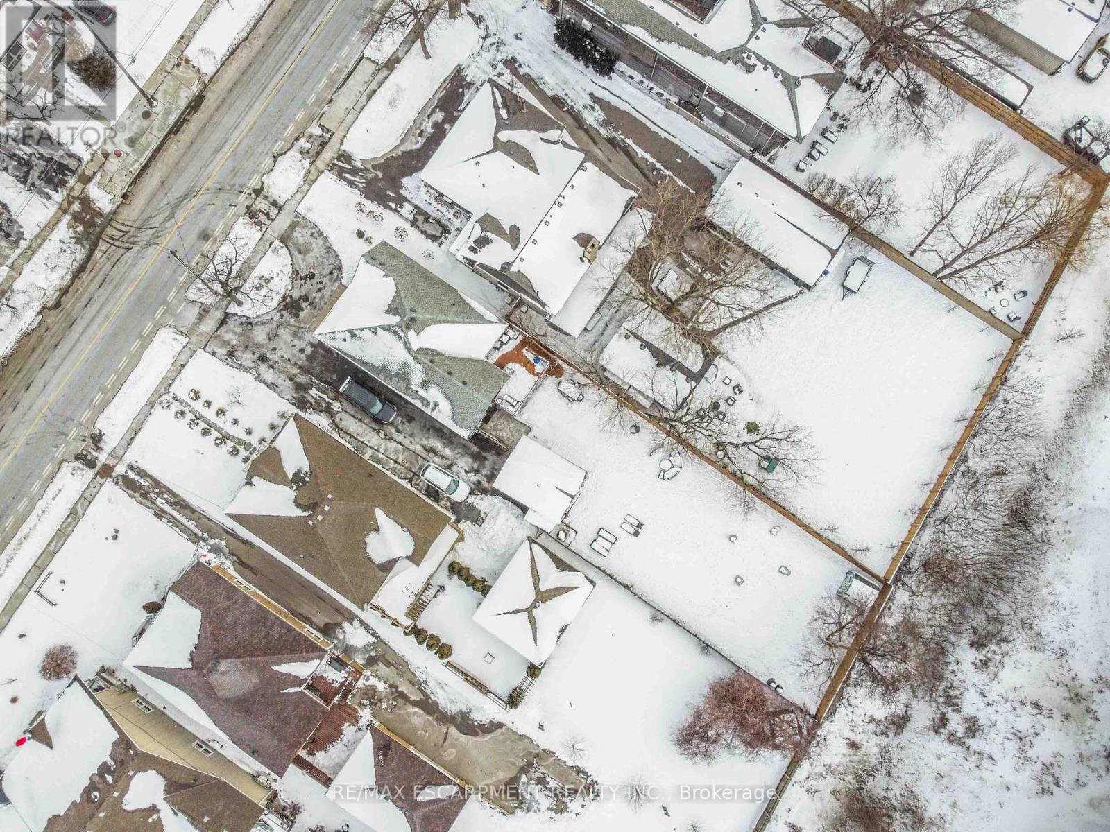 1056 Beach Boulevard, Hamilton (Hamilton Beach), Ontario  L8H 6Z4 - Photo 41 - X12767876