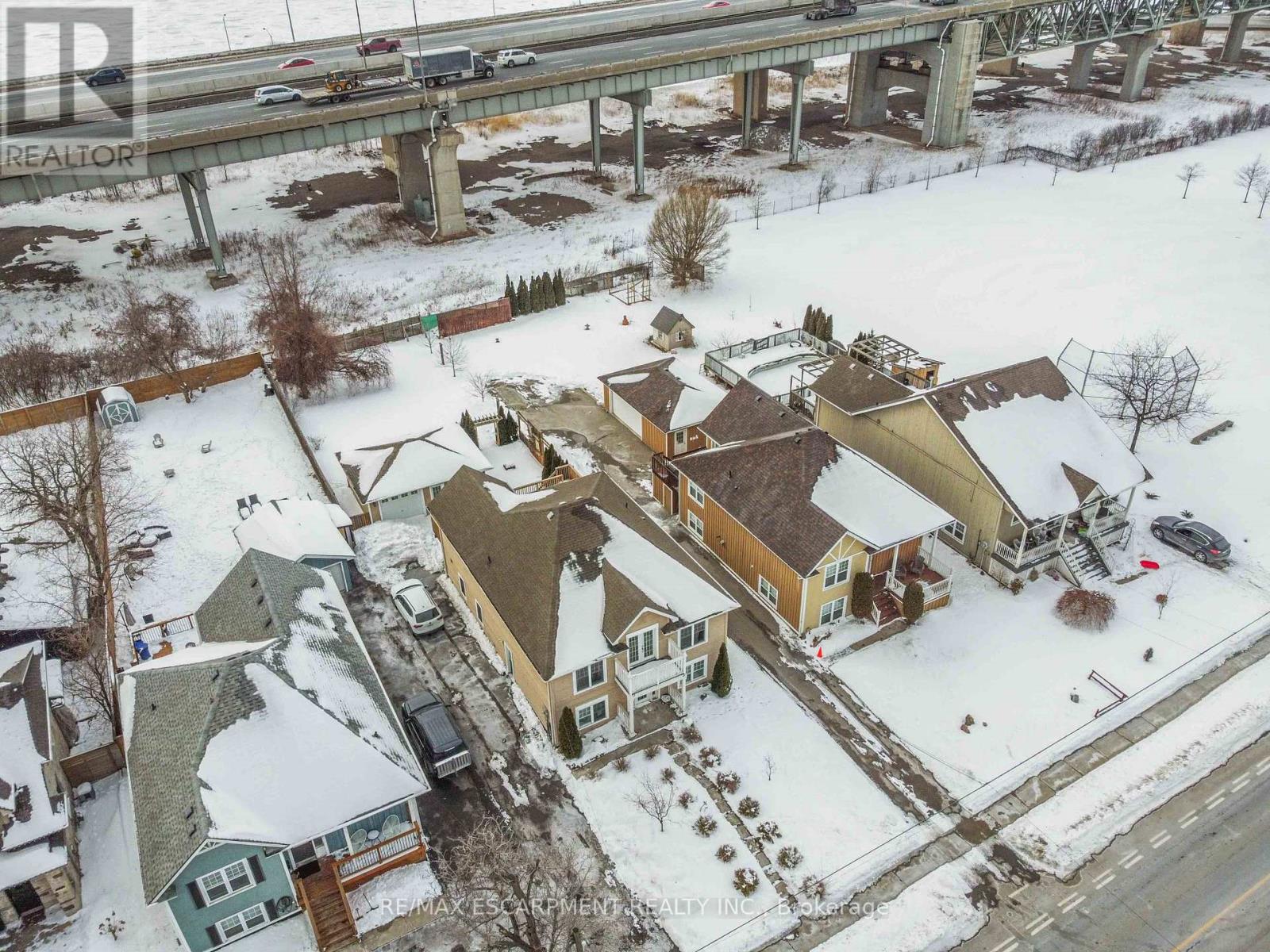 1056 Beach Boulevard, Hamilton (Hamilton Beach), Ontario  L8H 6Z4 - Photo 45 - X12767876