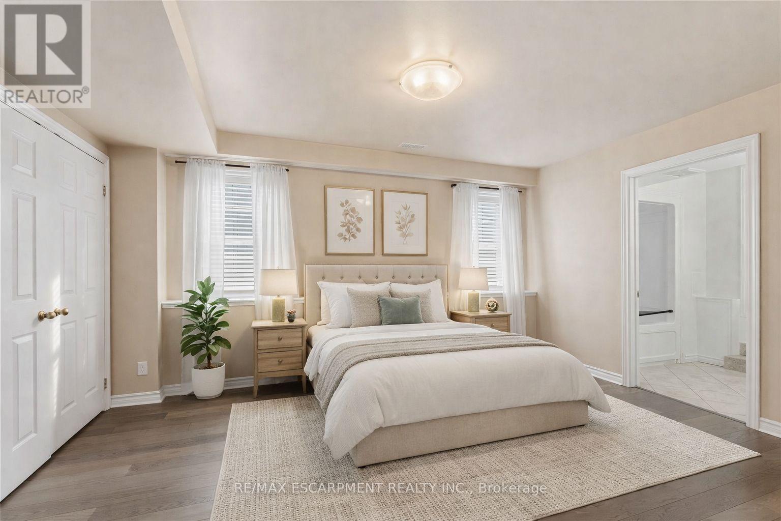 1056 Beach Boulevard, Hamilton (Hamilton Beach), Ontario  L8H 6Z4 - Photo 5 - X12767876