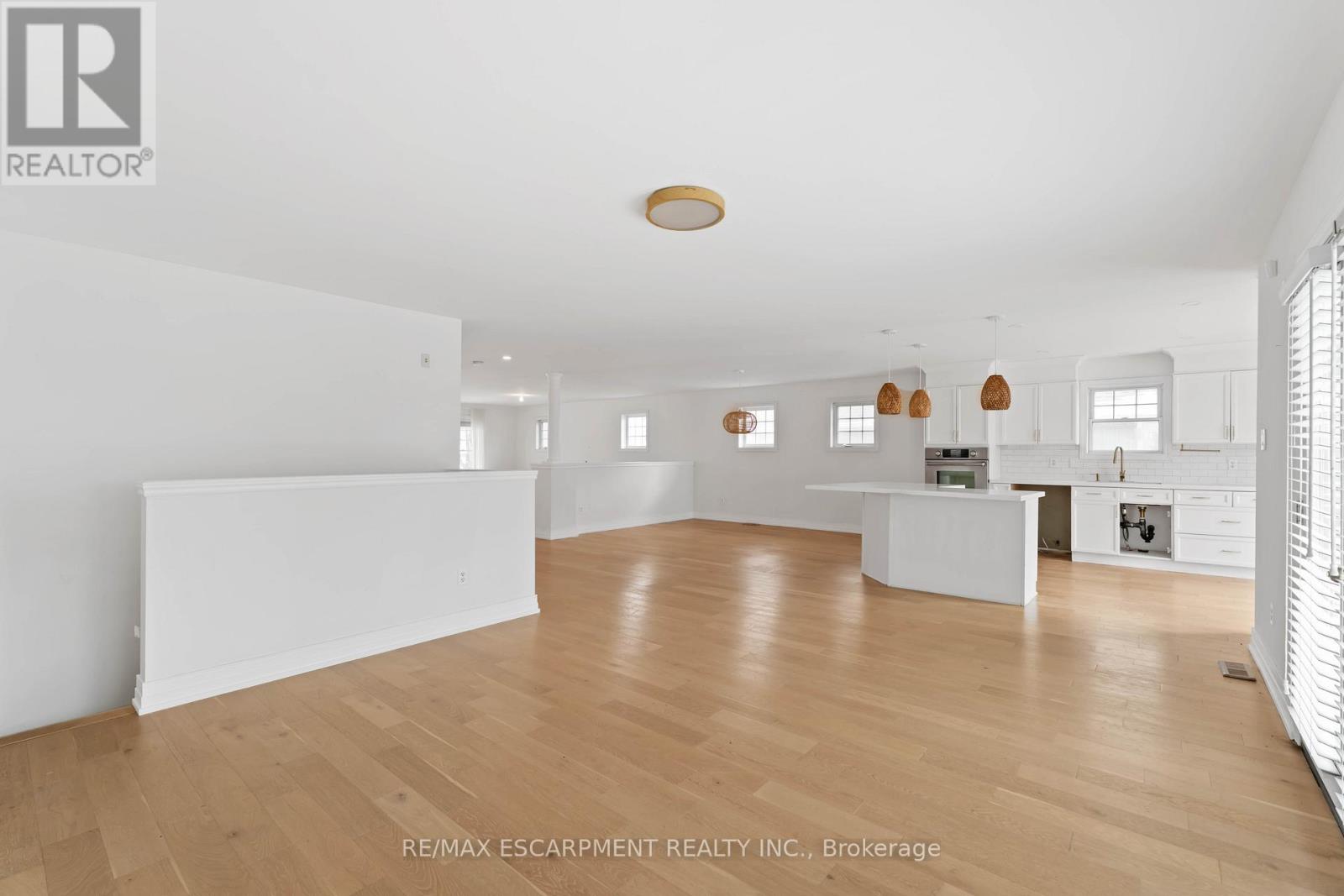 1056 Beach Boulevard, Hamilton (Hamilton Beach), Ontario  L8H 6Z4 - Photo 7 - X12767876