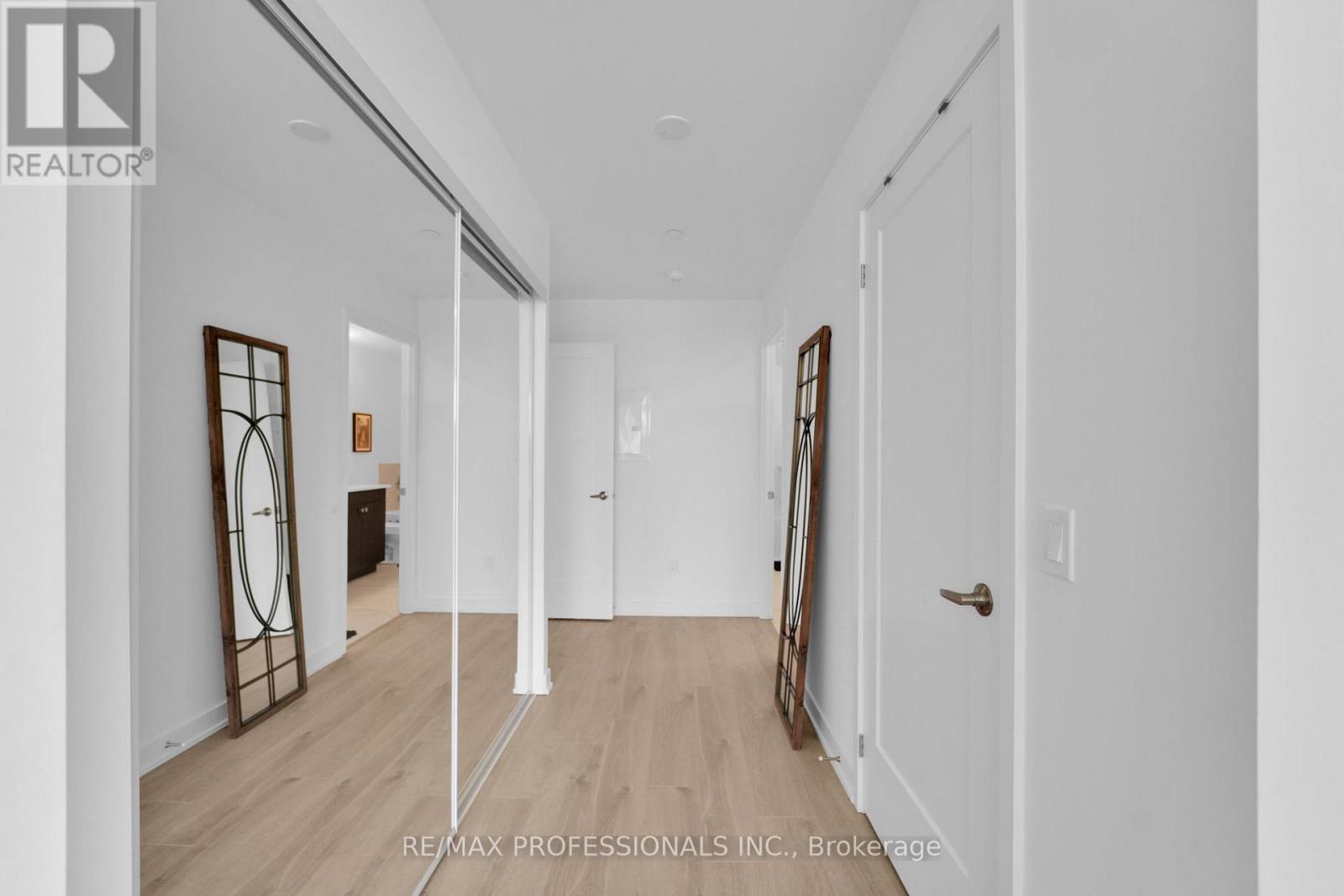 1402 - 1035 Southdown Road, Mississauga, Ontario  L5J 0A2 - Photo 36 - W12767944