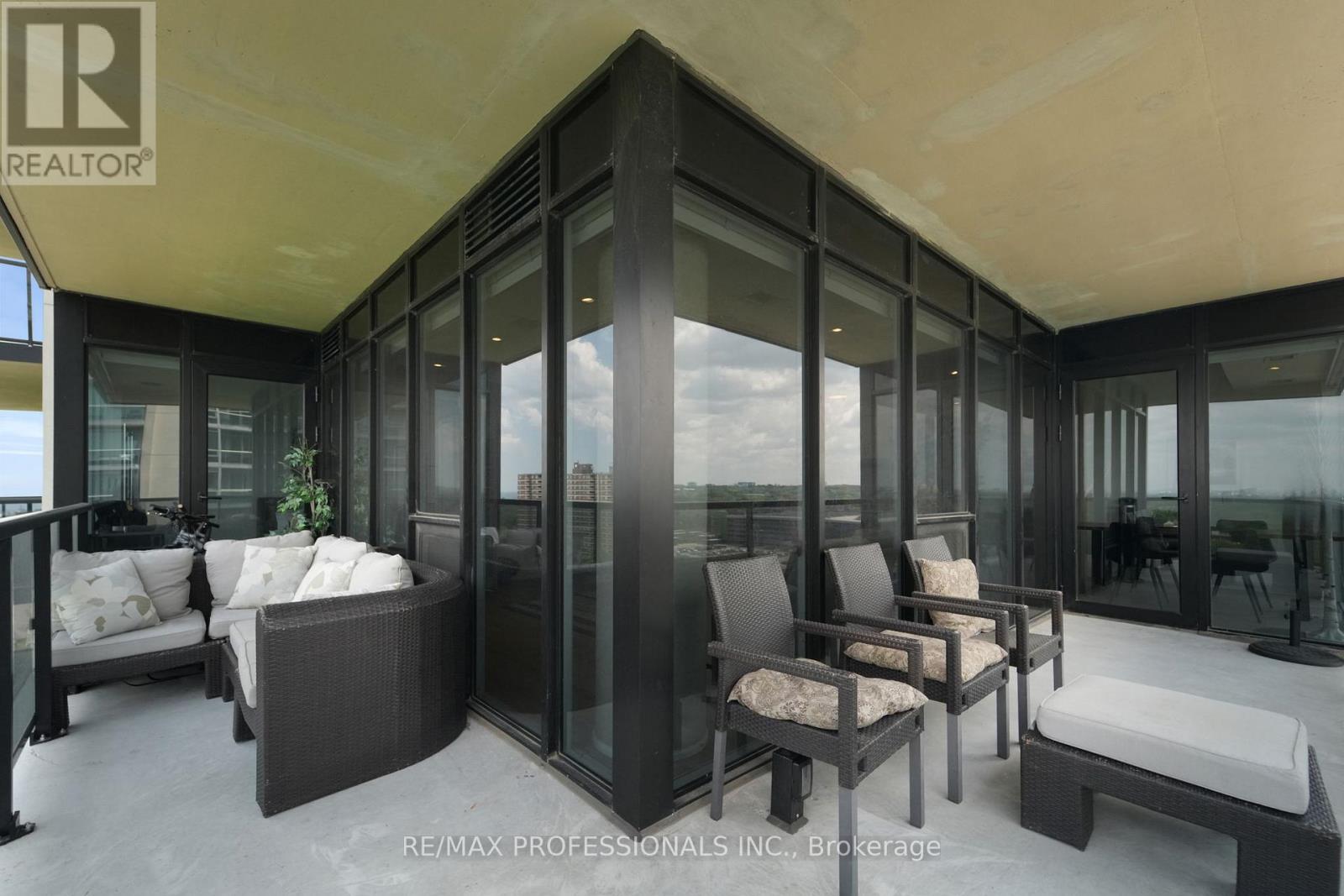 1402 - 1035 Southdown Road, Mississauga, Ontario  L5J 0A2 - Photo 37 - W12767944