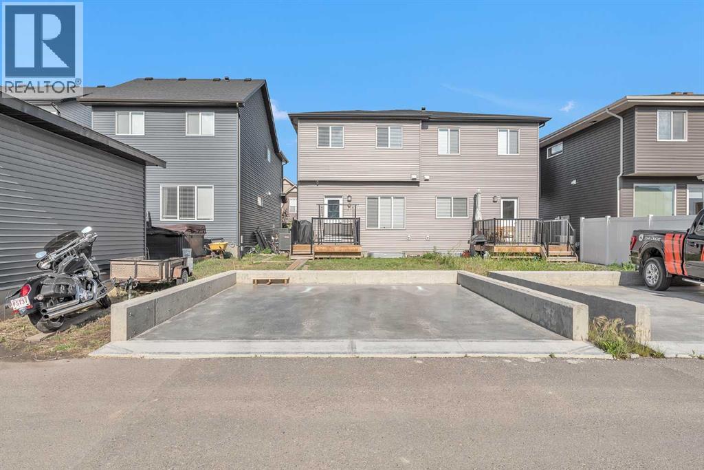 1121 Chinook Gate Bay Sw, Airdrie, Alberta  T4B 5J1 - Photo 47 - A2269091