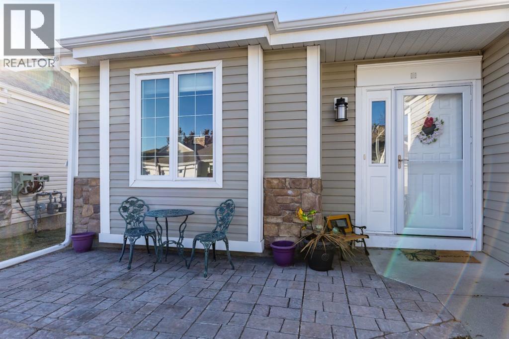 321 De Foras Close Nw, High River, Alberta  T1V 1R2 - Photo 2 - A2280036