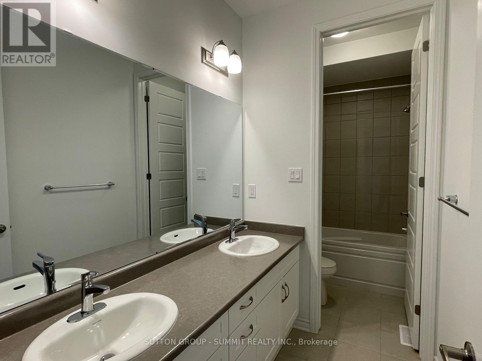 1444 Melville Bonus Crescent, Milton, Ontario  L9E 2H1 - Photo 39 - W12690554