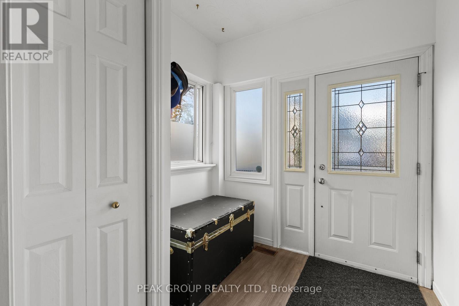 4732 Ryerson Crescent, Niagara Falls, Ontario  L2E 1E5 - Photo 5 - X12768008