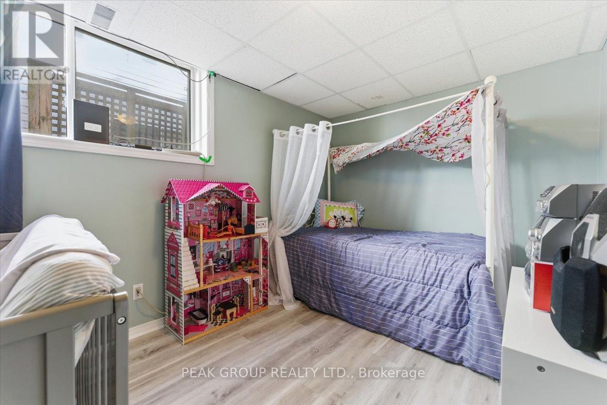 35 Jackson Court E, Welland (N. Welland), Ontario  L3C 7G4 - Photo 15 - X12768044