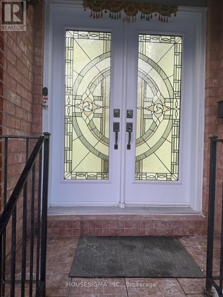 25 - 3 Sinclair Court, Brampton, Ontario  L6X 4P5 - Photo 3 - W12767676