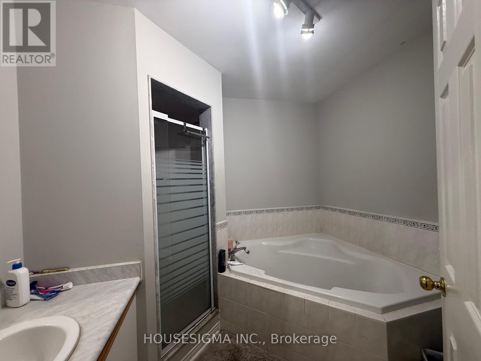 25 - 3 Sinclair Court, Brampton, Ontario  L6X 4P5 - Photo 15 - W12767676