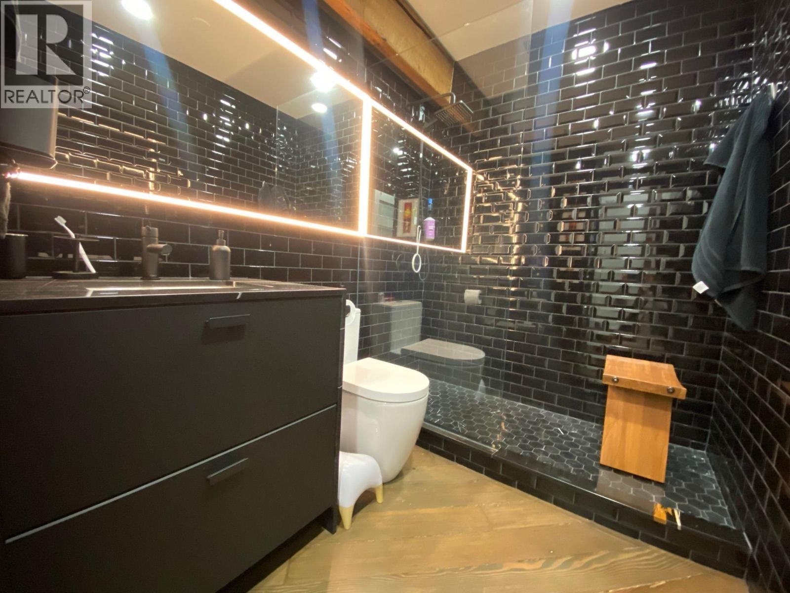 202 1178 Hamilton Street, Vancouver, British Columbia  V6B 2S2 - Photo 27 - R3087605