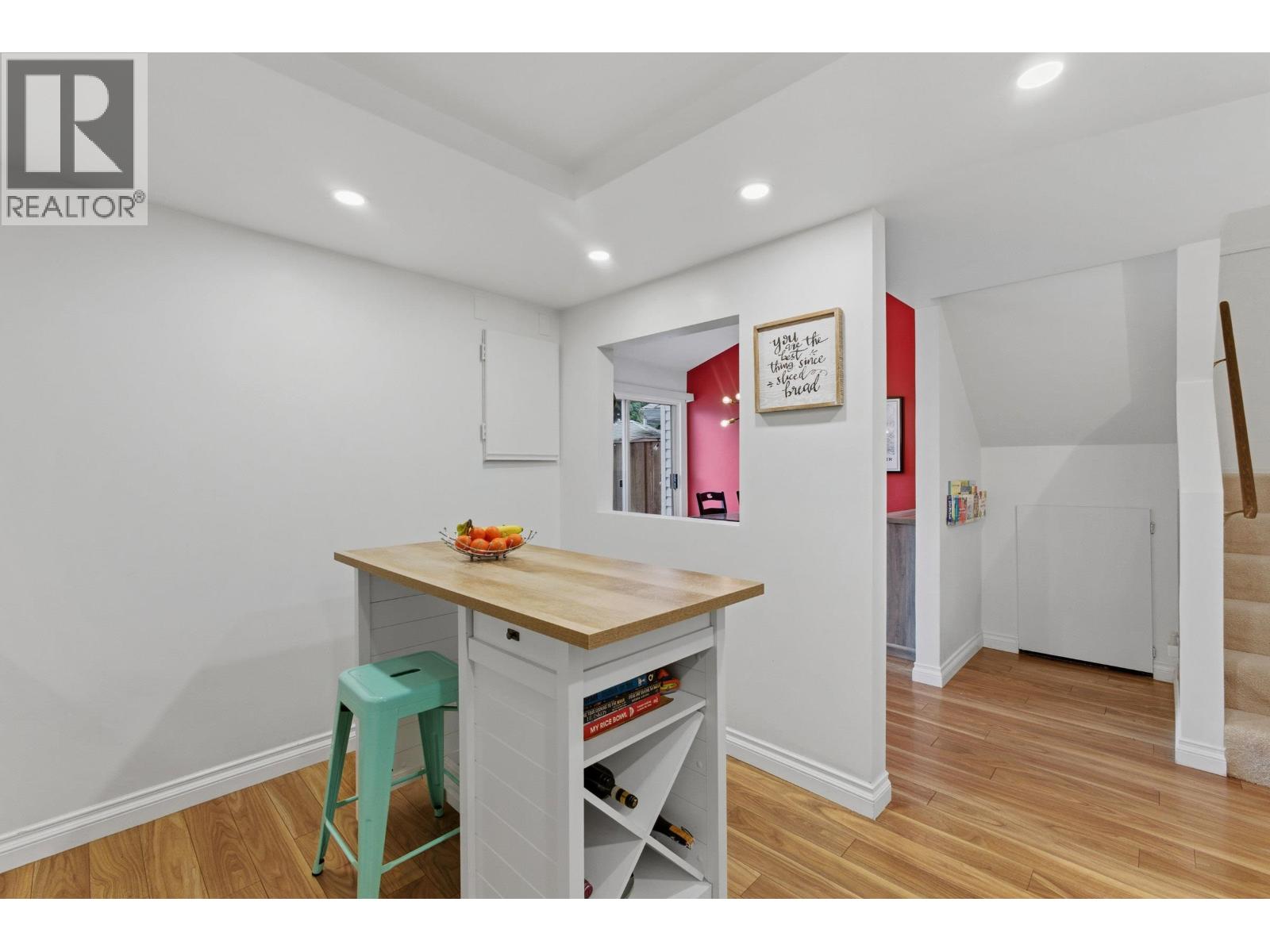 102 1176 Falcon Drive, Coquitlam, British Columbia  V3E 2N7 - Photo 11 - R3087568