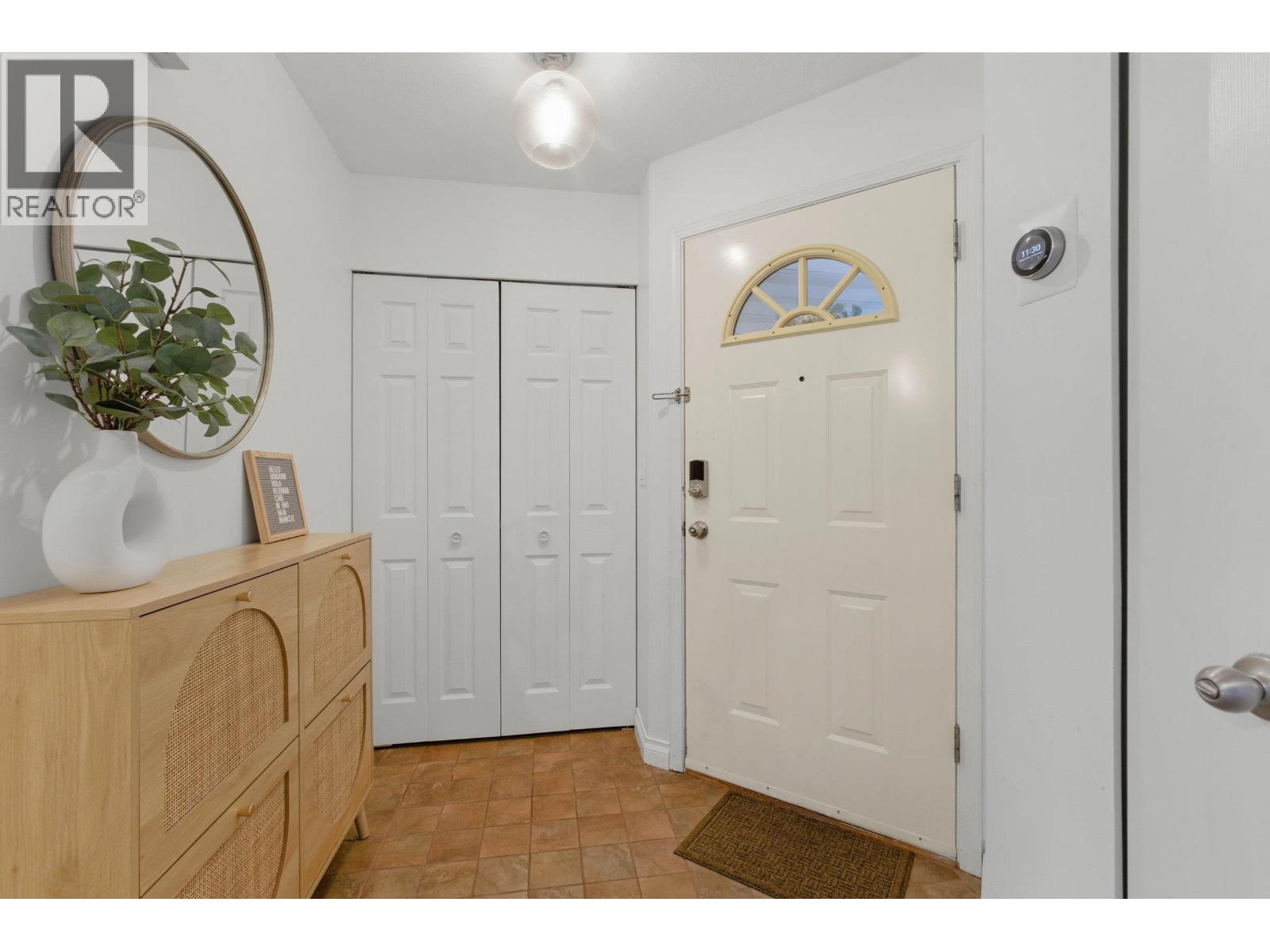 102 1176 Falcon Drive, Coquitlam, British Columbia  V3E 2N7 - Photo 4 - R3087568